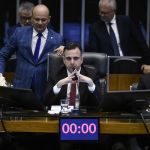 Orçamento é aprovado com fundão de R$ 4,9 bilhões no último dia de trabalho do Congresso antes do recesso