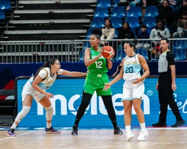 Damiris Dantas foi a destaque do Brasil na estreia da Copa América Feminina de Basquete