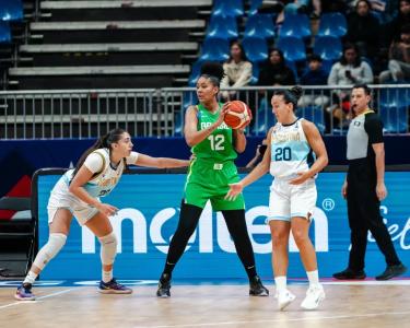 Damiris Dantas foi a destaque do Brasil na estreia da Copa América Feminina de Basquete