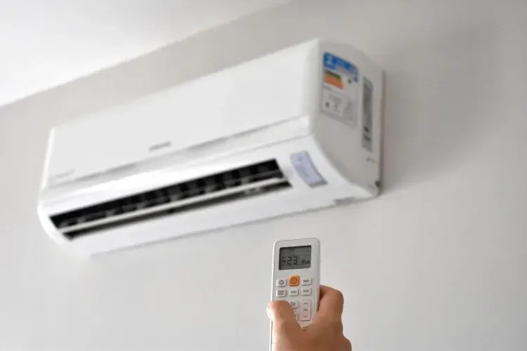 Empresa terá que indenizar mulher por falta de ar-condicionado no trabalho em cidade de MG que faz 40ºC