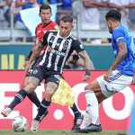Árbitro acertou ao marcar pênalti para Atlético contra Cruzeiro? Márcio Rezende analisa