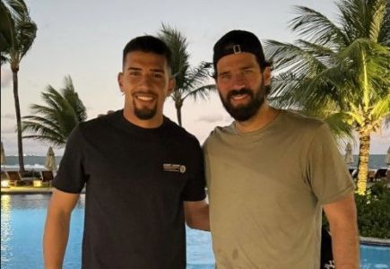 Léo Aragaão (esq) e Alisson (dir) durante período de férias