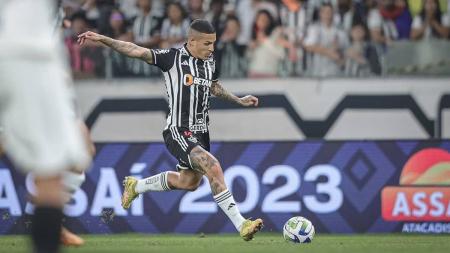 Arana deixou o campo no intervalo da partida