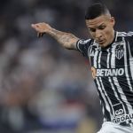 Arana aponta problema do Atlético: 'Esperamos tomar gol para acordar'