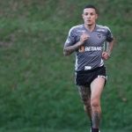 Emocionante: Guilherme Arana de volta aos treinos pelo Galo; Confira imagens