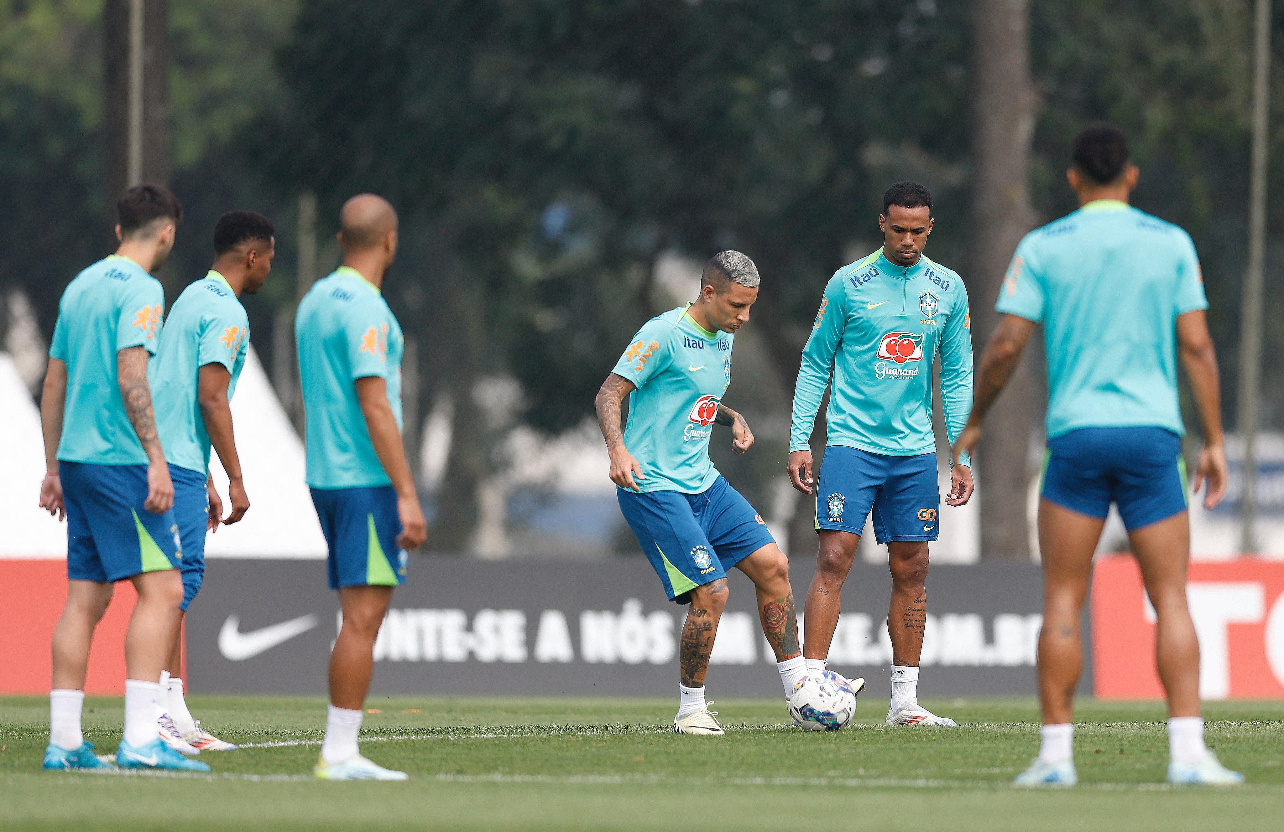 Arana treina e deixa de ser preocupação para Seleção Brasileira e Atlético