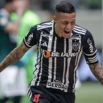 Arana marca pelo Atlético com joelho operado e se emociona: 'Inesquecível'