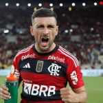 Arrascaeta volta jogar 90 minutos pelo Flamengo e vira decisivo na briga pelo título