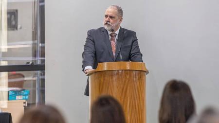 Aras define novo vice-PGR que vai substituir Lindôra Araújo.
