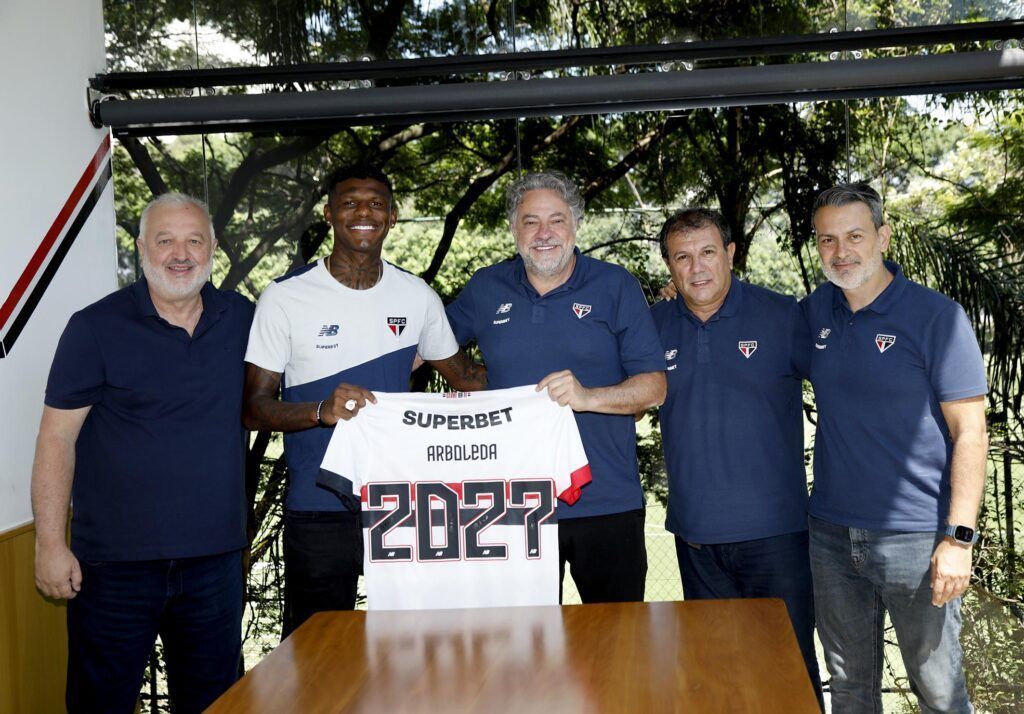 São Paulo anuncia renovação de Arboleda até o fim de 2027