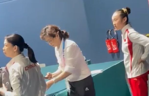 Paris 2024: árbitra de prova é flagrada com medalha de chinesa, e brasileiros se revoltam