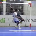 Erro bizarro da arbitragem tira golaço de clube mineiro; veja vídeo 
