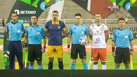 Árbitro Paulo Roberto Alves Júnior, da Federação Paranaense de Futebol, foi afastado nesta quinta (9)