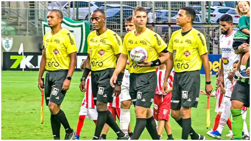 América x Cruzeiro: FMF define escala de arbitragem para clássico pelo Mineiro