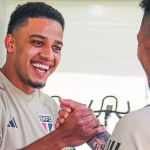 Arboleda é desfalque em treino do São Paulo com presença de ex-atacante