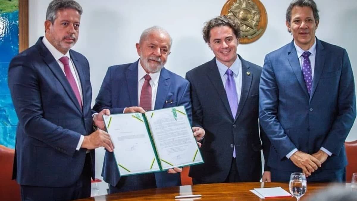 Lira prevê votação do 'arcabouço fiscal' na Câmara até 10 de maio