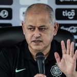 Apresentado, técnico do Olímpia avalia Flamengo e fala em 'espiões'
