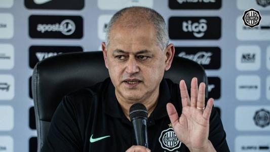 Arce, ex-jogador de Grêmio e Palmeiras, é o novo treinador do Olímpia