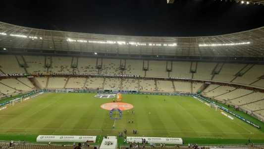 Arena Castelão, antes de Ceará x Vila Nova, na semana passada: assentos de setores inferiores atrás dos gols serão retirados