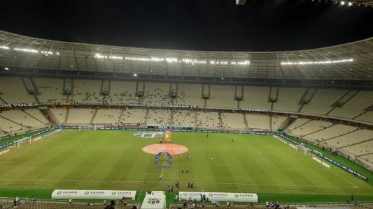 Arena Castelão, antes de Ceará x Vila Nova, na semana passada: assentos de setores inferiores atrás dos gols serão retirados