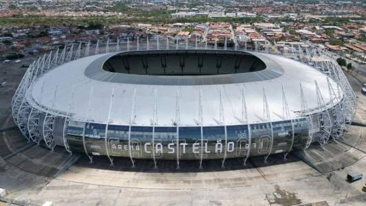 Arena Castelão, com a nova fachada com o nome do estádio em destaque