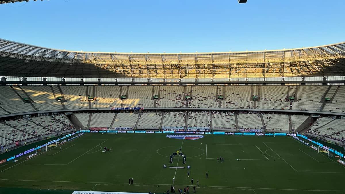 Fortaleza x América: Vojvoda diz que gramado do Castelão está melhor