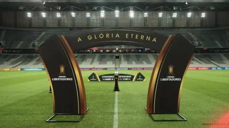 Arena da Baixada tem gramado sintético