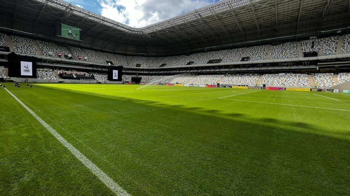 De olho em eventos, Atlético estuda mudança no gramado da Arena MRV
