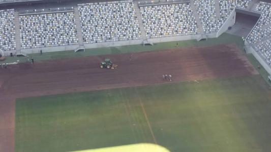 Arena MRV substitui parte do gramado antes do jogo Atlético x Botafogo