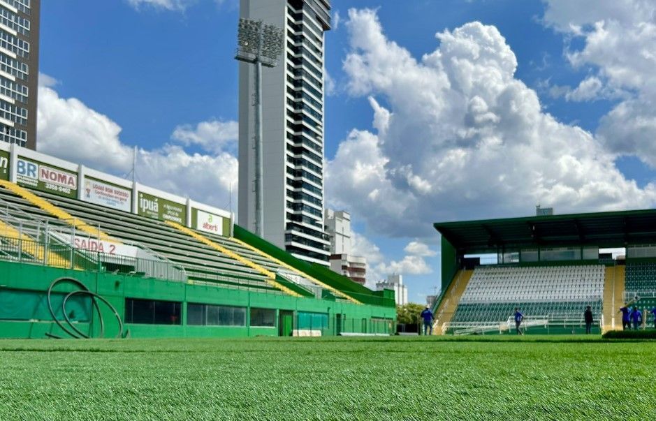 Horário e onde assistir ao vivo Chapecoense x Coritiba, pela Série B