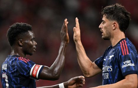 jogadores do Arsenal celebram vitória sobre o Newcastela na pré-temporada para 2025/2026