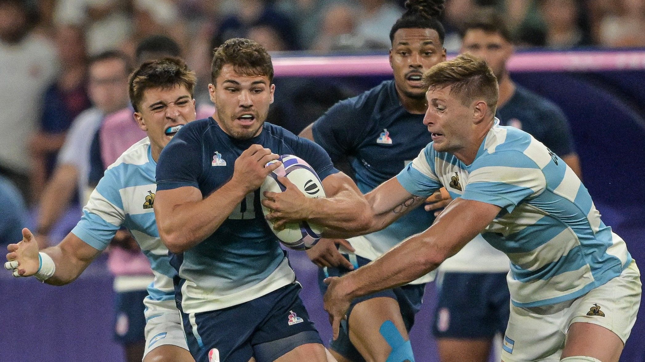Paris 2024: em meio à polêmica entre países no futebol, França vence Argentina no rugby
