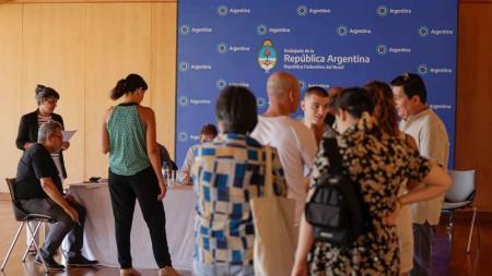Argentina tem 35,8 milhões de eleitores, sendo que 449 mil moram no exterior