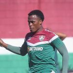 Arias faz paralelo entre literatura e futebol por sonho no Fluminense