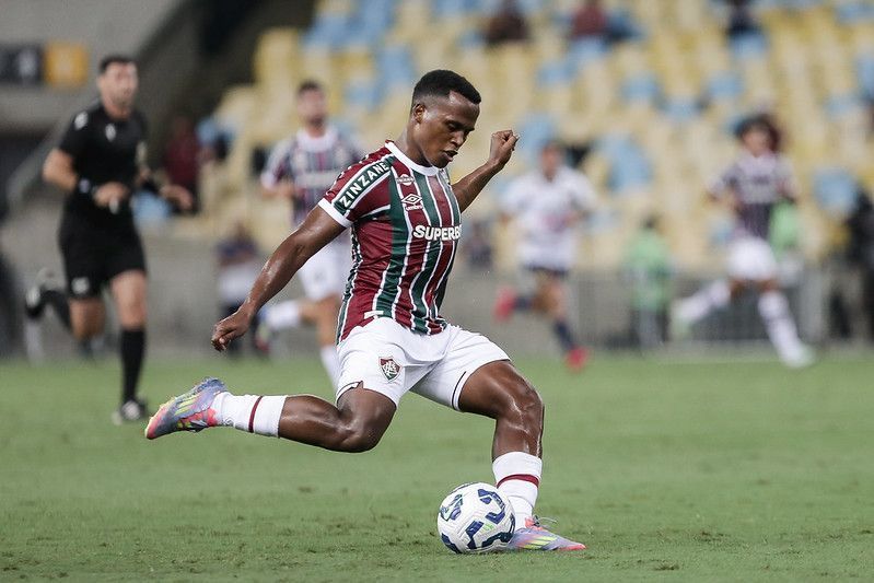 Jhon Arias atinge marca histórica no Fluminense em momento instável