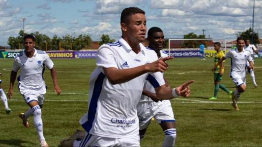 Arielson comemora primeiro gol diante do Cuiabá