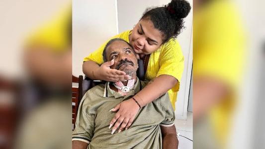 Arlindo Cruz recebe alta de hospital após mais de 20 dias internado por pneumonia.