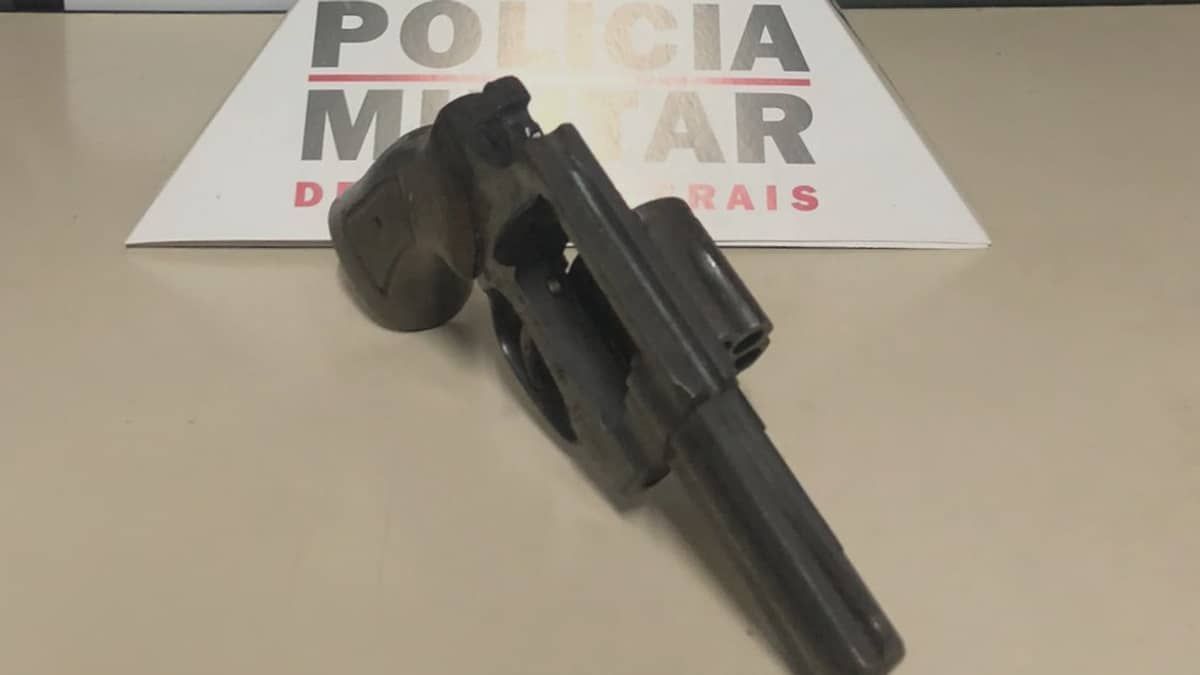 Homem é preso em Ouro Preto durante Operação Blitz por porte ilegal de arma de fogo