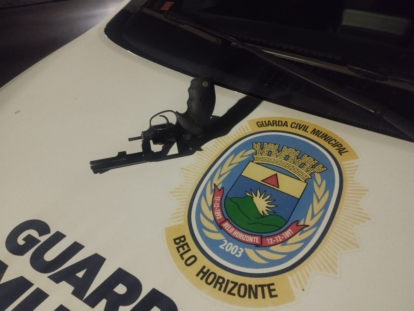 Casal é preso com revólver calibre 38 na estação Diamante, no Barreiro