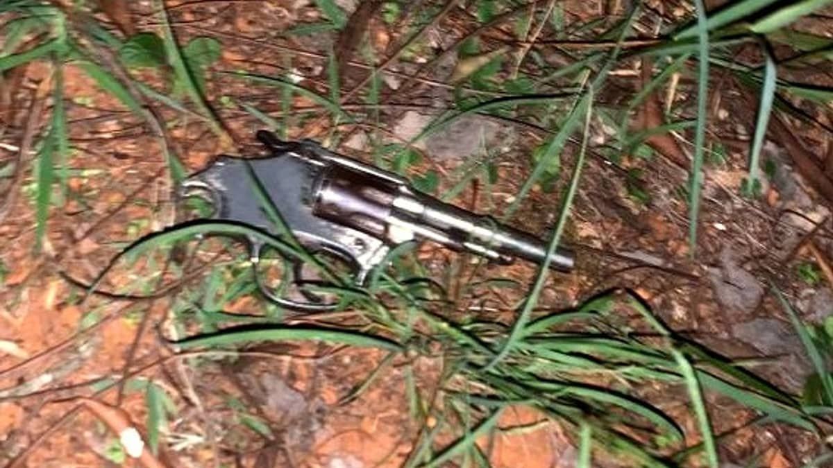 Ex-namorado ameaça mulher com arma de fogo