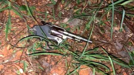 Arma de fogo foi apreendida