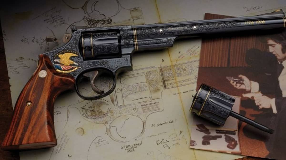 Revólver raro de Elvis Presley vai ser leiloado; saiba o preço