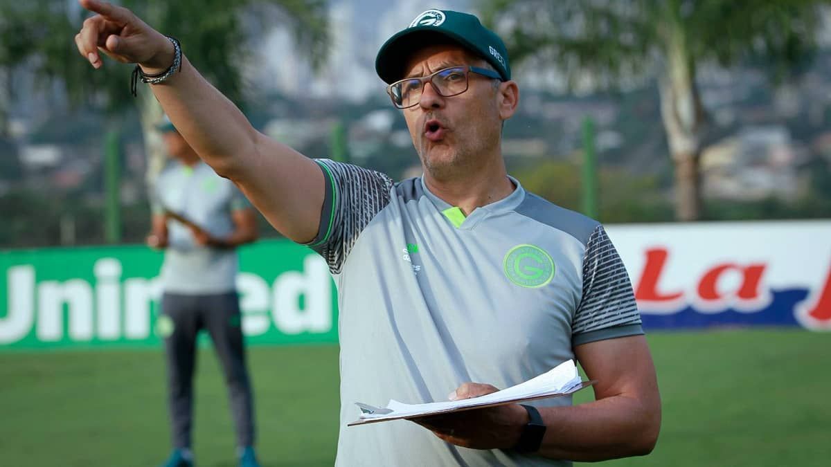 Entenda o que levou o Goiás a fechar com técnico que foi destaque em Portugal