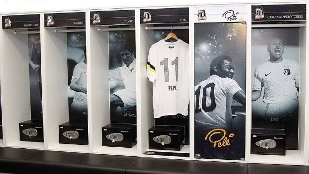 Morte de Pelé deixa mistério sobre armário na Vila Belmiro que não é aberto há mais de 40 anos