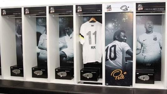 Armário do Rei Pelé na Vila Belmiro não é aberto desde 1974