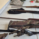 PM de Meio Ambiente apreende armas e equipamentos de caça na Zona da Mata