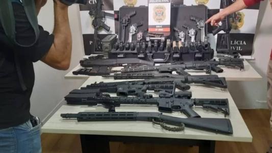 Armas foram apreendidas em clube de tiro em SP