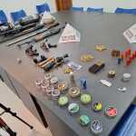 PM apreende 6 armas de fogo, munição e porções de cocaína no bairro Cidade Nobre, em Ipatinga