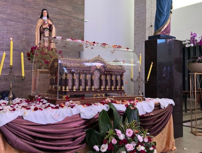 Confira onde ver as relíquias de Santa Teresinha em BH