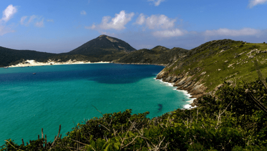 Homem morre após ser atingido por raio em Arraial do Cabo, no RJ | CNN Brasil